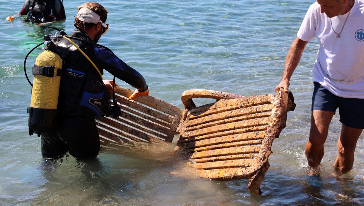 Antalya kıyılarında temizlik