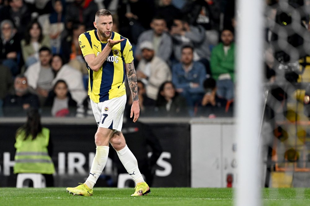 Fenerbahçe, Başakşehir deplasmanında 4 golle kazandı - 2