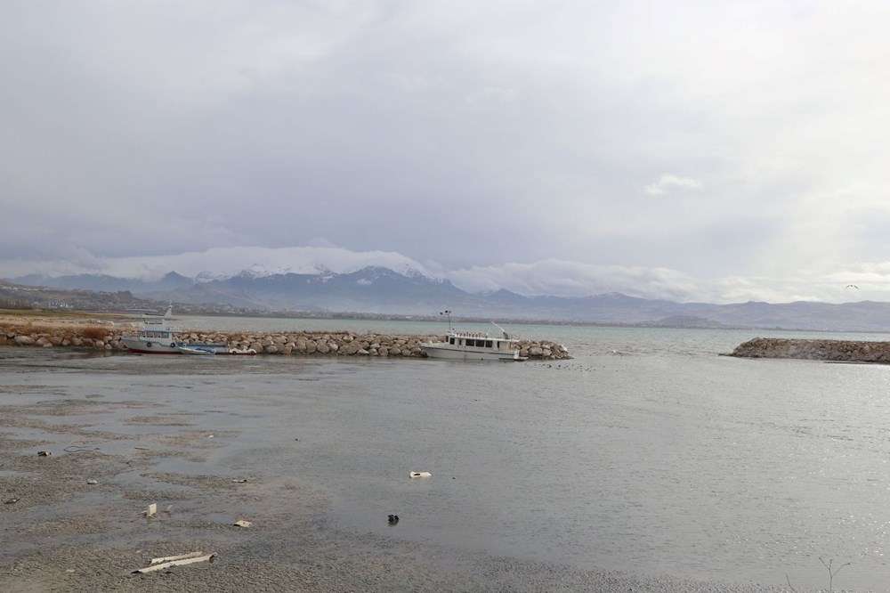 Van Gölü’nde su seviyesi 4 metre düştü - 2