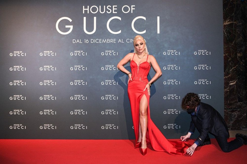 Lady Gaga, Gucci galasında Versace giydi - 7