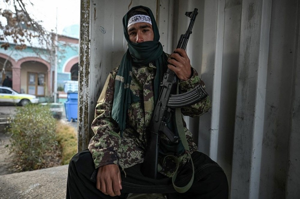 Afganistan'daki açlık krizinin acı yüzü: 3 yaşında ama bir bebek kadar küçük - 4