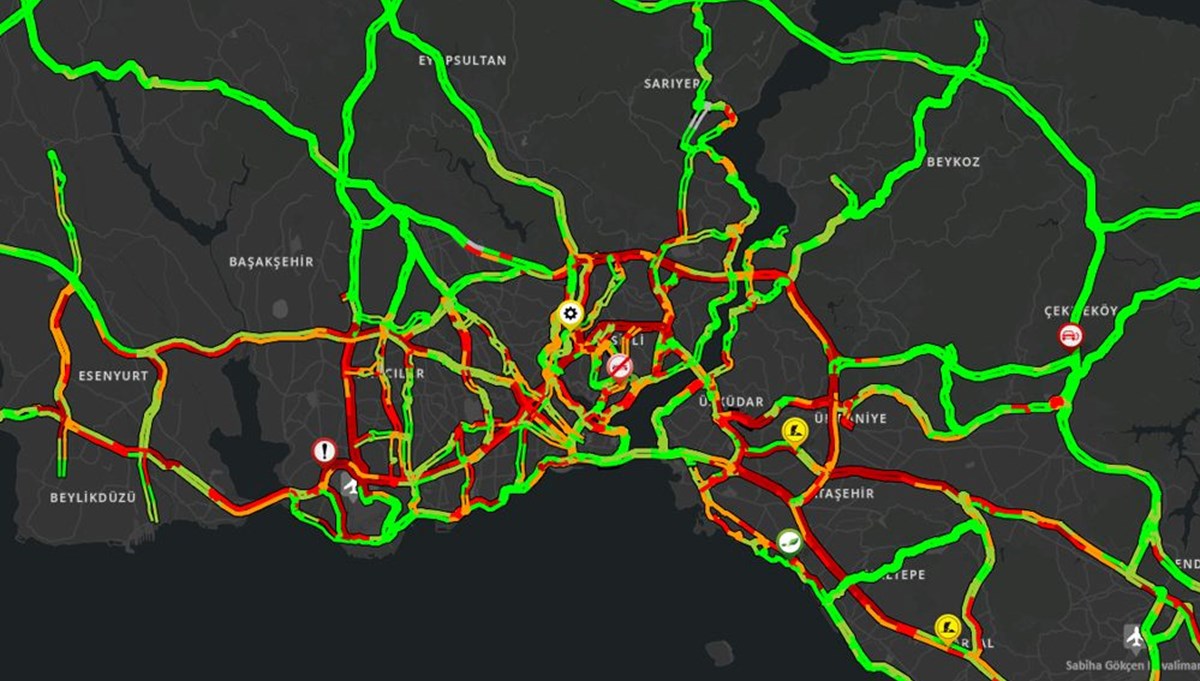 İstanbul’da cuma trafiği: Yoğunluk şimdiden yüzde 85 İstanbul’da cuma trafiği: Yoğunluk şimdiden yüzde 85