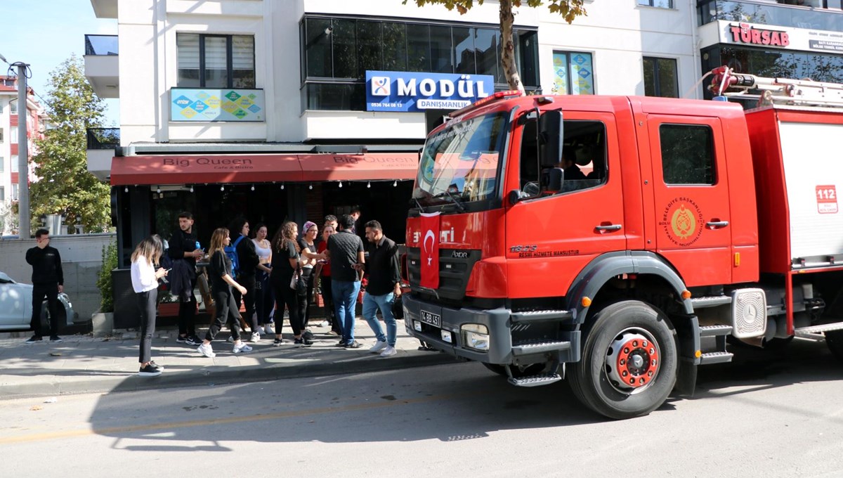 Üniversite öğrencisi çalıştığı kafede portatif ocağı yakarken yandı