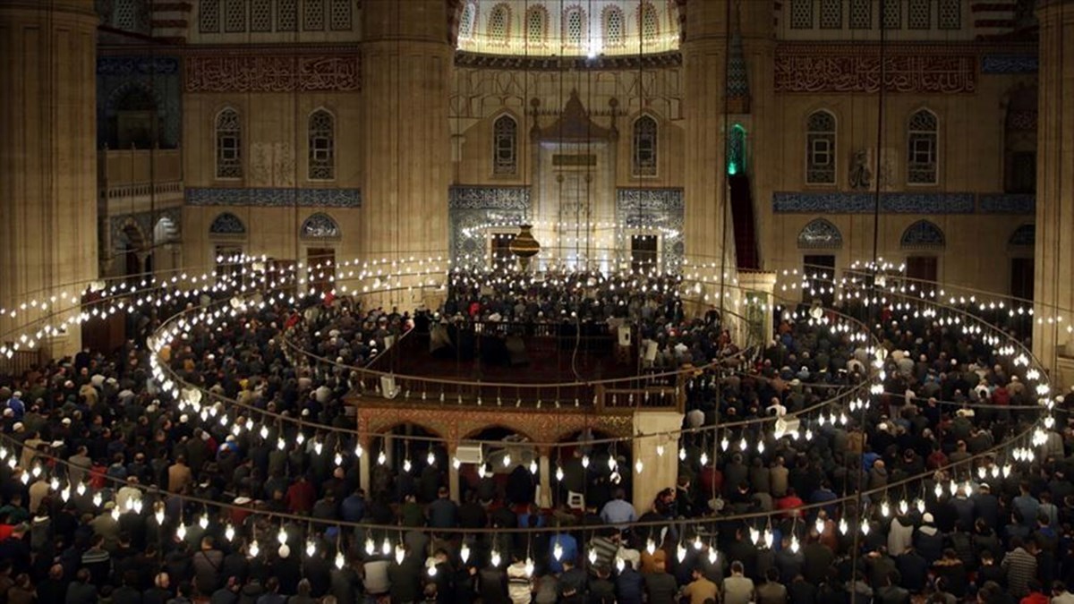 Berat Kandili'nin anlam ve önemi: Berat ne demek, sözlük anlamı nedir?