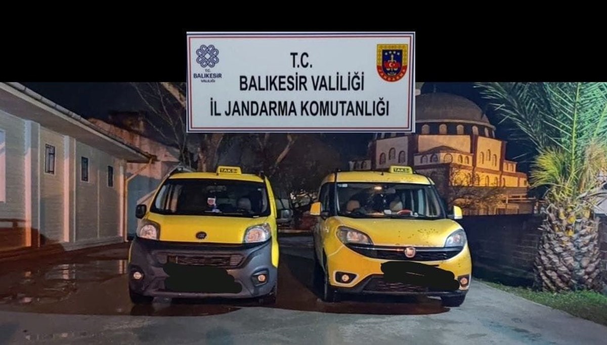 Ayvalık’ta 15 düzensiz göçmen ve 2 organizatör yakalandı