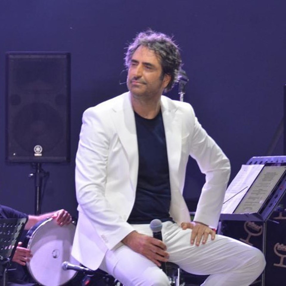 Mahsun Kırmızıgül: Sevenlerime sanat hayatım boyunca saygısızlık yapmadım - 1