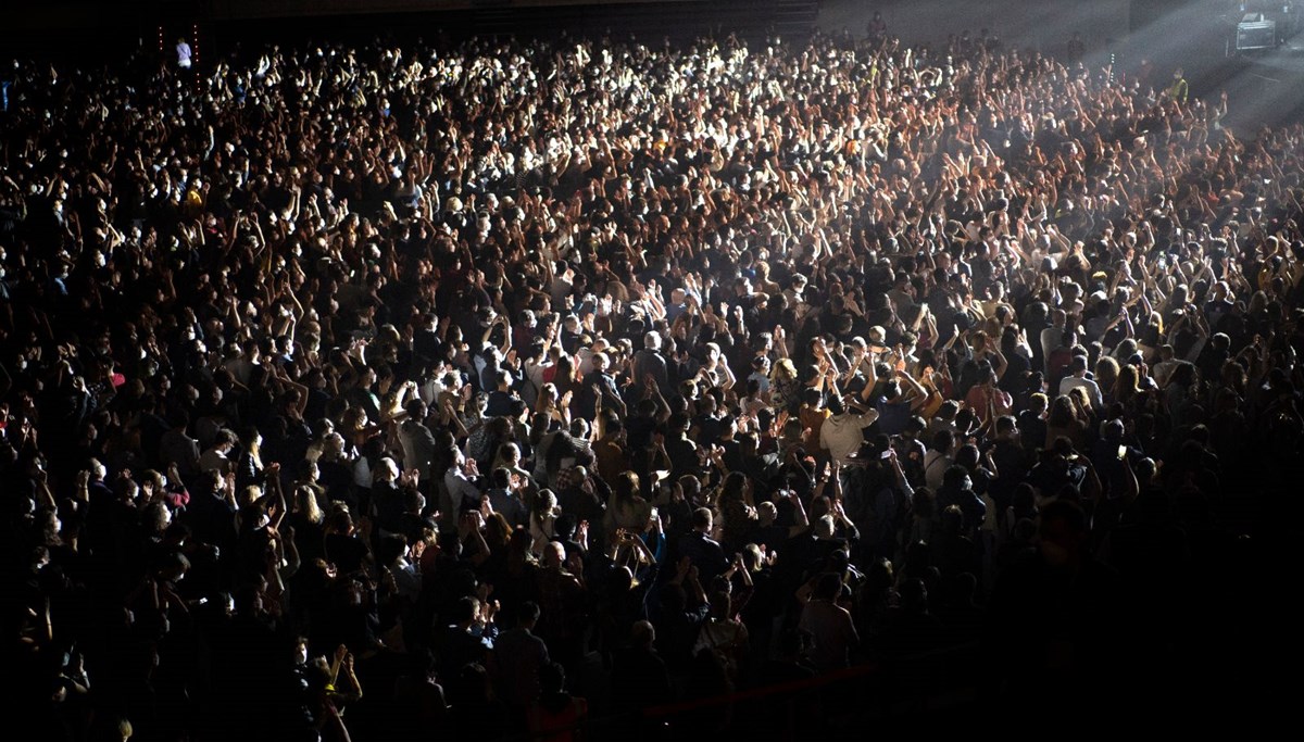 Barcelona'da yapılan 5 bin kişilik konser deneyi sonuçlandı