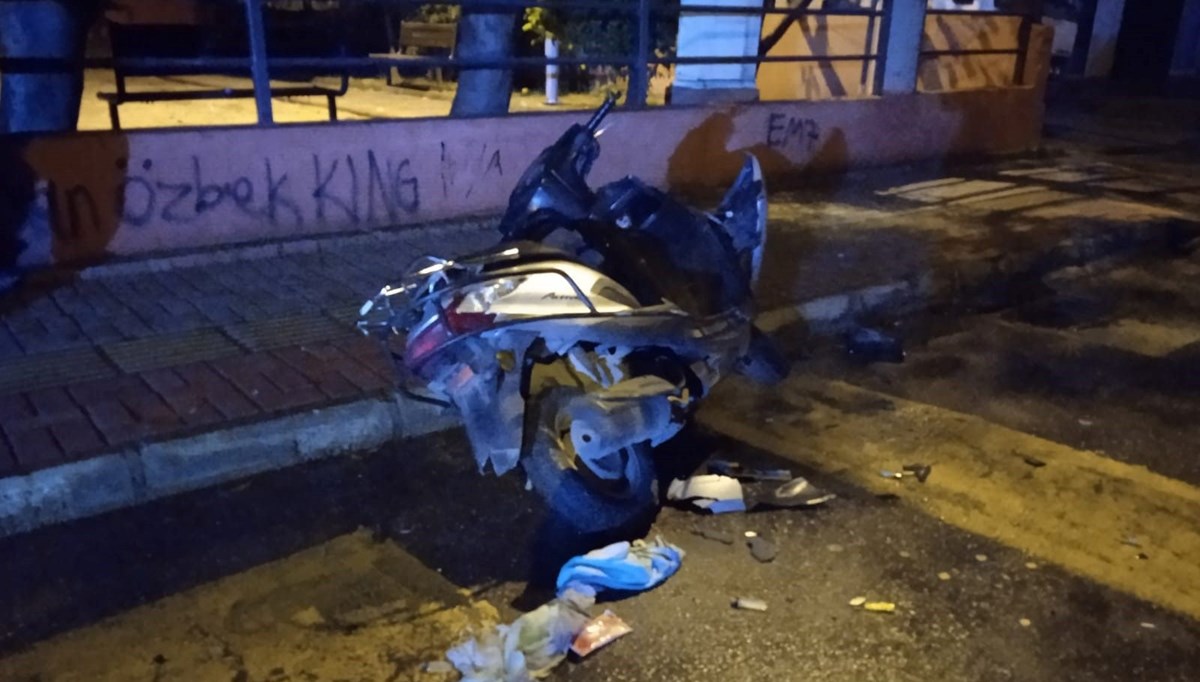 Park halindeki motosiklete satırla saldırı