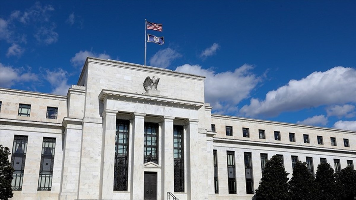 ABD Merkez Bankası (Fed), politika faizini 75 baz puan artışla yüzde 2,25-2,50 seviyesine çıkardı.