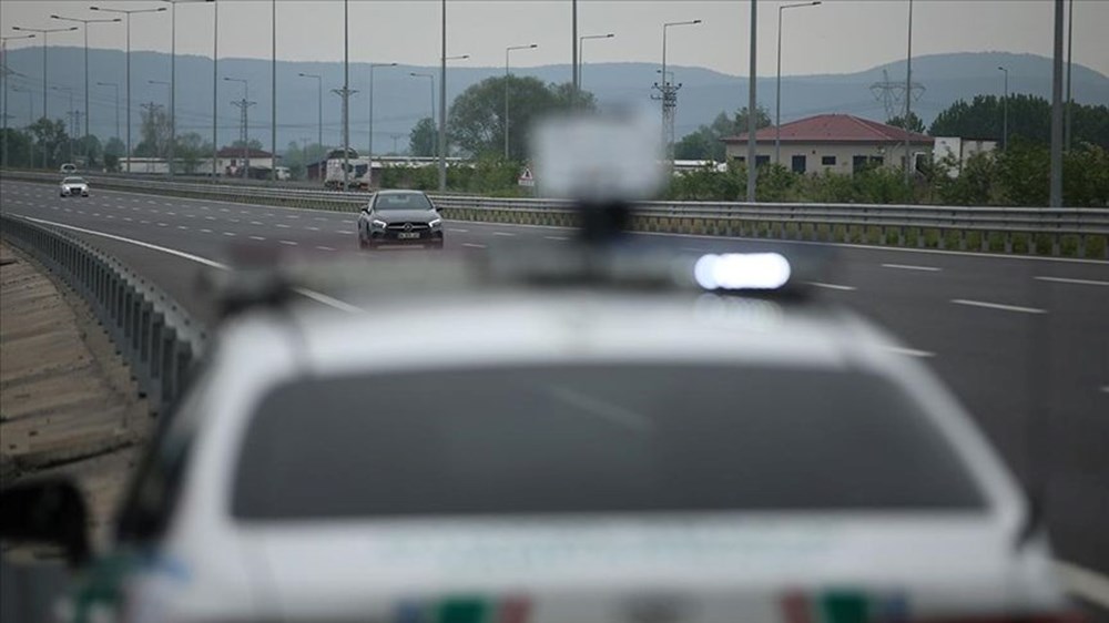 Trafikte cezalar artıyor | Kırmızı ışıktan, hız sınırına; trafikte yol kesmeden, yarış yapmaya... İşte madde madde yeni cezalar - 4