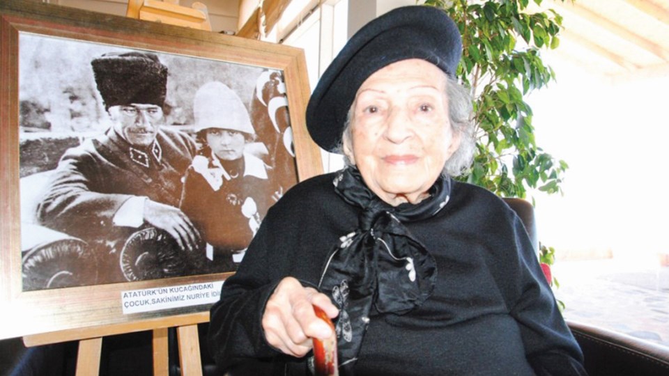 Unutulmaz fotoğrafın hikayesi: O şapkanın altında bir bayram doğdu - 1