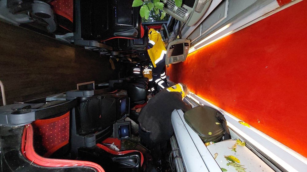 Samsun'da yolcu otobüsü şarampole devrildi: 2 ölü, 14 yaralı - 10