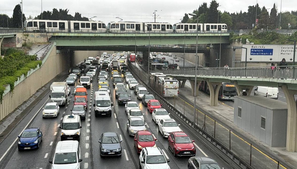 İstanbul’da yeni hafta trafik yoğunluğuyla başladı