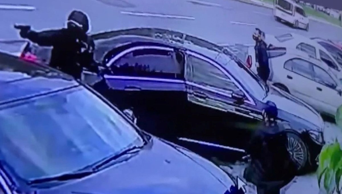 Küçükçekmece'de restorana kurşun yağmuru böyle görüntülendi Küçükçekmece'de restorana kurşun yağmuru böyle görüntülendi