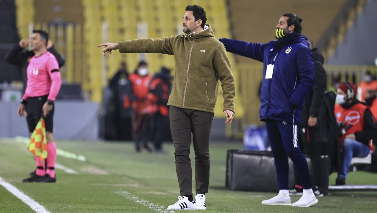 SON DAKİKA: Fenerbahçe, Erol Bulut'la yollarını ayırdı SON DAKİKA: Fenerbahçe, Erol Bulut'la yollarını ayırdı