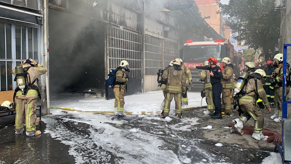 Zeytinburnu'nda iş yeri yangını - 1