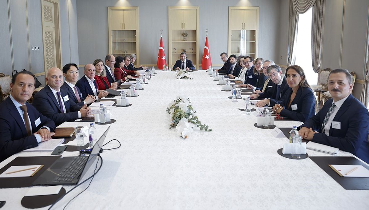 Cevdet Yılmaz, EBRD yöneticileriyle görüştü Cevdet Yılmaz, EBRD yöneticileriyle görüştü