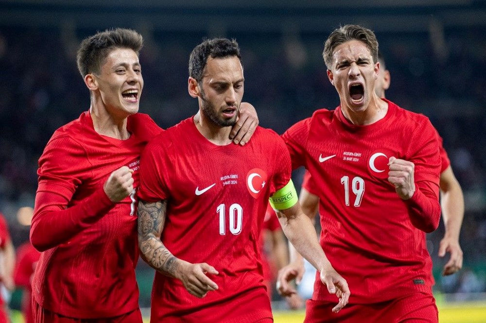 Hakan Çalhanoğlu'ndan Arda Güler Bombası: İspanya'da Ayrılık Rüzgarları mı Esiyor? Ancelotti Sonrası Kaderi Değişir mi? 72 nKGdEPpQNEmFSVcN2GnlPw