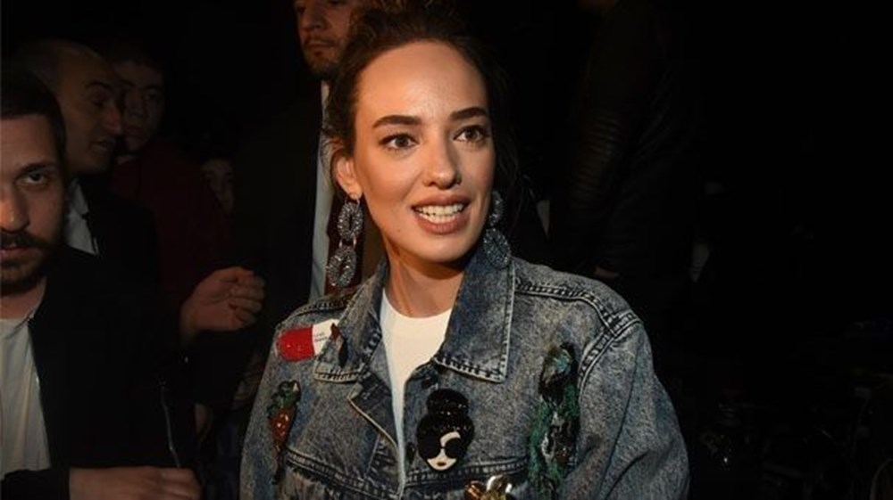 Nilgün Belgün takipçilerini geçmişe götürdü: Bu fotoğraf Marmaris'te çekildi (Ünlülerin çocukluk ve gençlik halleri) - 381