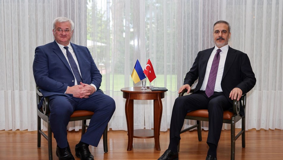 Ukrayna Dışişleri Bakanı Türkiye’de: “Putin, Zelenski’yle görüşmekten kaçınmamalı”
