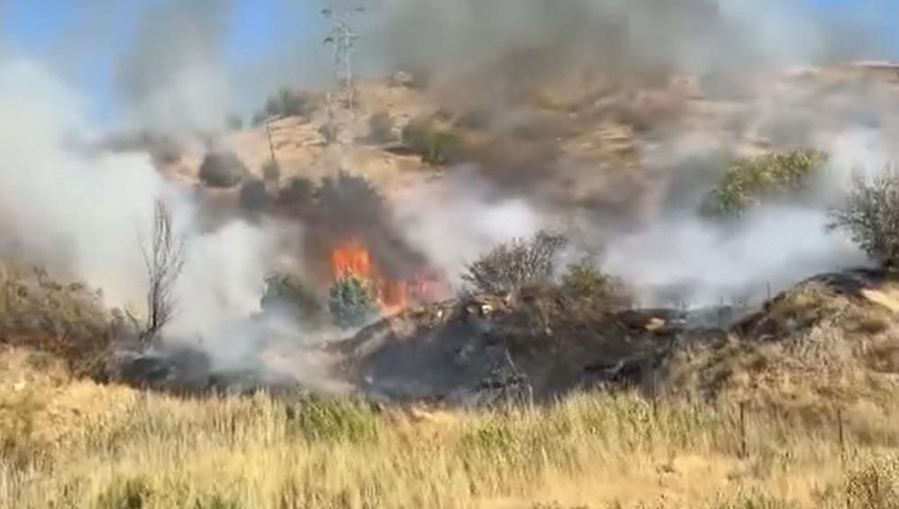 Hakkari'de anız yangını