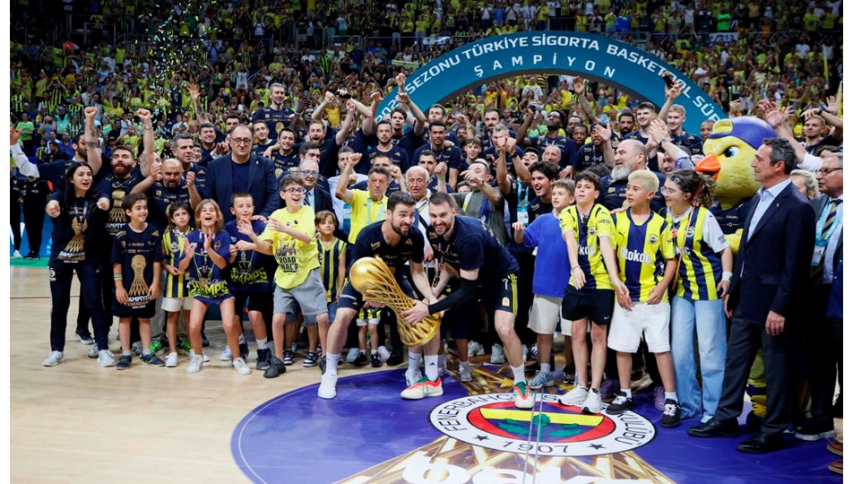Fenerbahçe ile şampiyon oldu, Galatasaray'a gidiyor: Anlaşmaya vardı