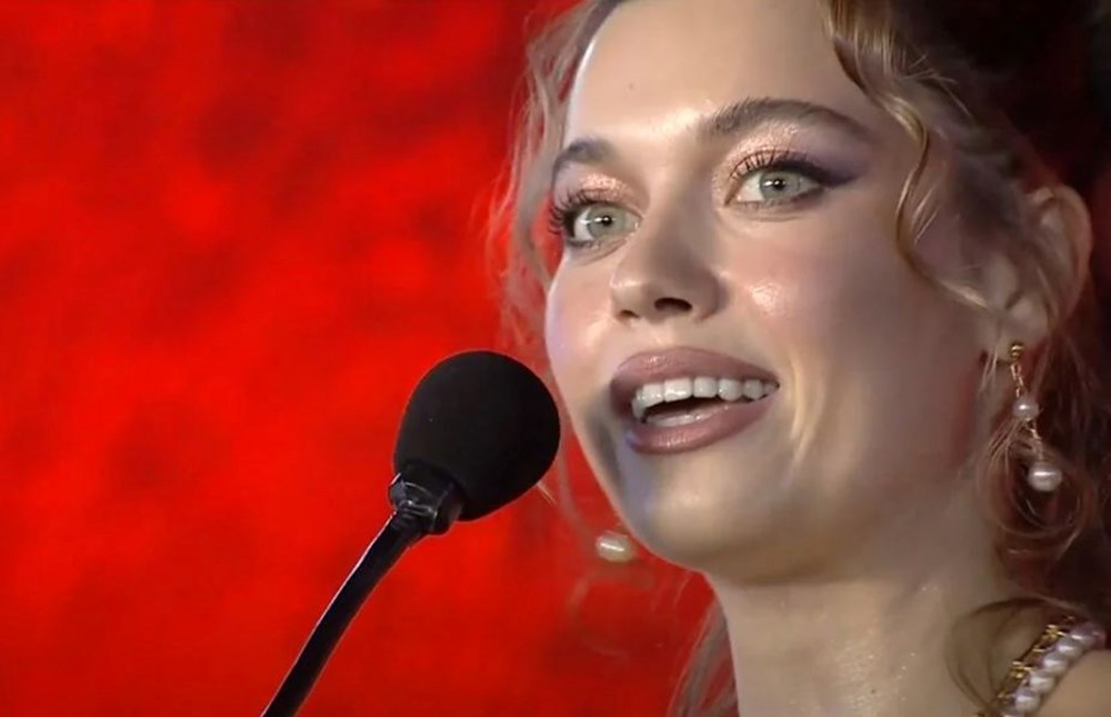 Afra Saraçoğlu 27 oldu: İyi ki doğdun gülüşünü yediğim - 5