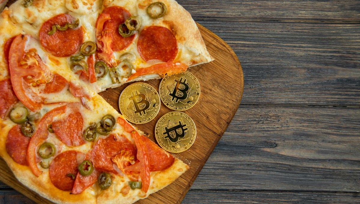 10 bin Bitcoin karşılığında iki pizza almıştı! 14 yıl önceki pizzanın şimdiki değeri dudak uçuklatıyor