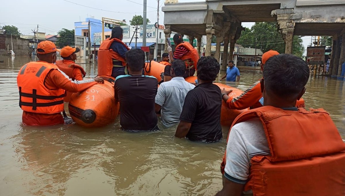 Hindistan'da sel felaketi: 31 ölü Hindistan'da sel felaketi: 31 ölü