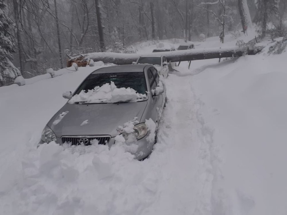 Pakistan'da yoğun kar yağışı: Araçlarında mahsur kalan 21 kişi öldü - 4