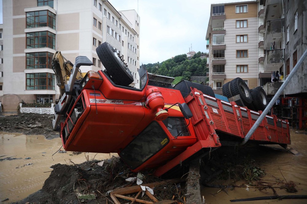 Artvin'de sel gitti, çamur kaldı - 5