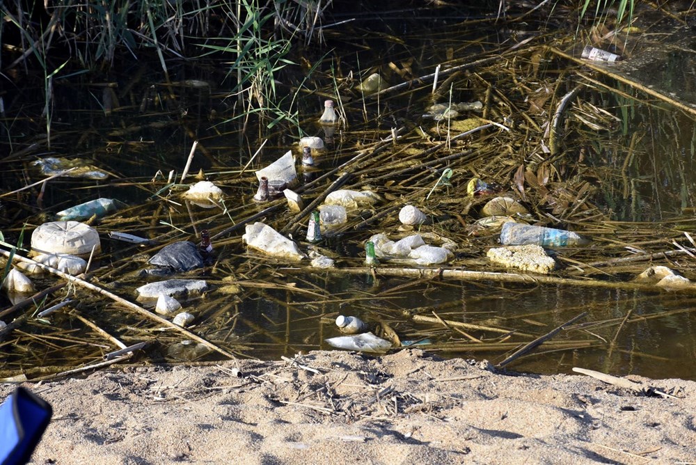 İtalyan koyu, tatilcilerin atıklarıyla çöplüğe döndü - 4