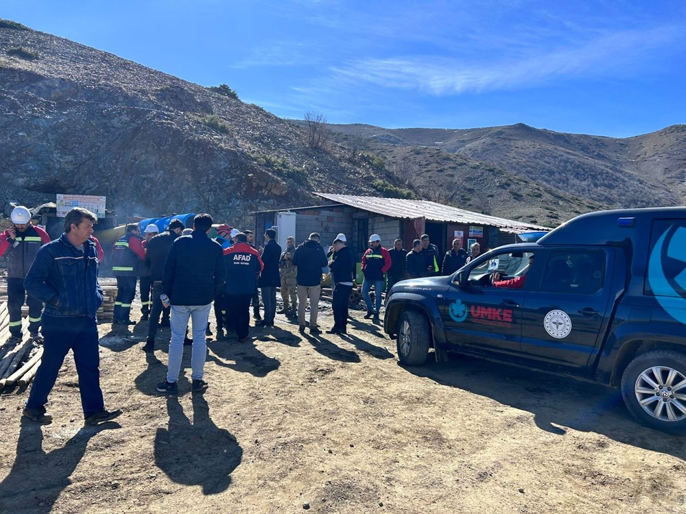 SON DAKİKA | Elazığ’da krom madeninde göçük: 4 işçi kurtarıldı - 3