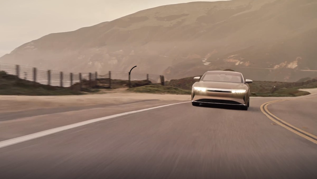 Resmen açıklandı: Lucid Air en uzun menzilli elektrikli otomobil oldu (Tam şarjla 836 kilometre yol gidiyor)