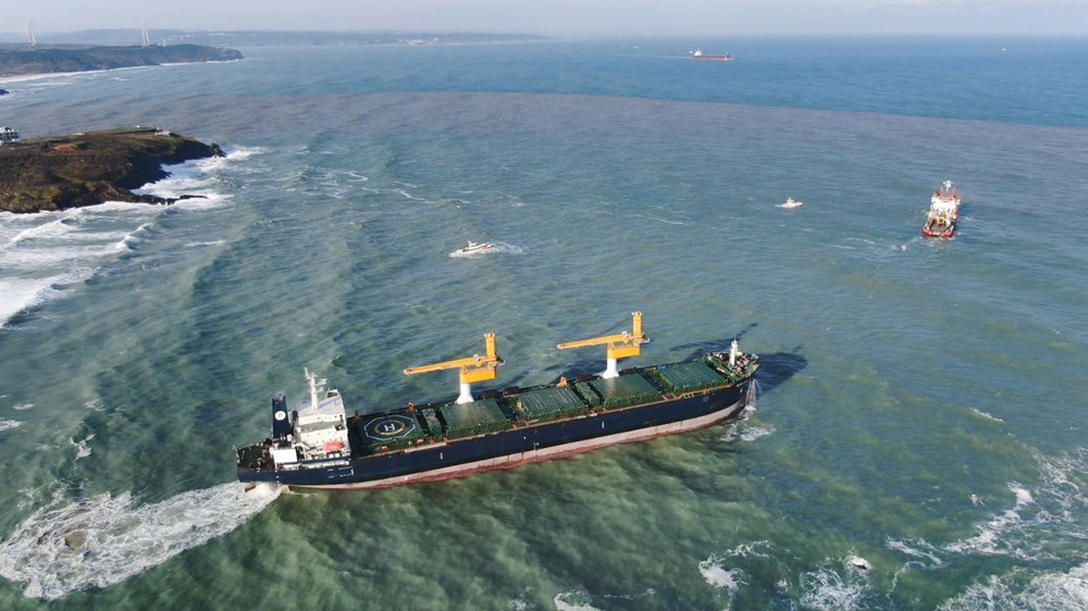 Riva'da sürüklenen kargo gemisi kurtarıldı - 7