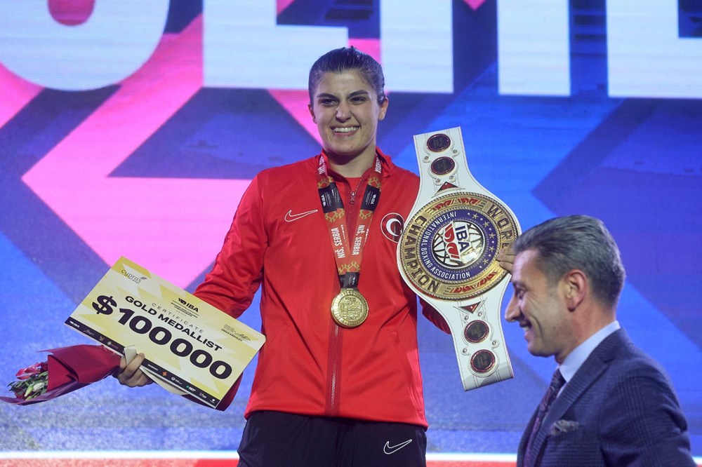 "Altın yumruk", duygusal karakter: Buse Naz Sürmeneli | "Yensem de yenilsem de ağlarım" - 4