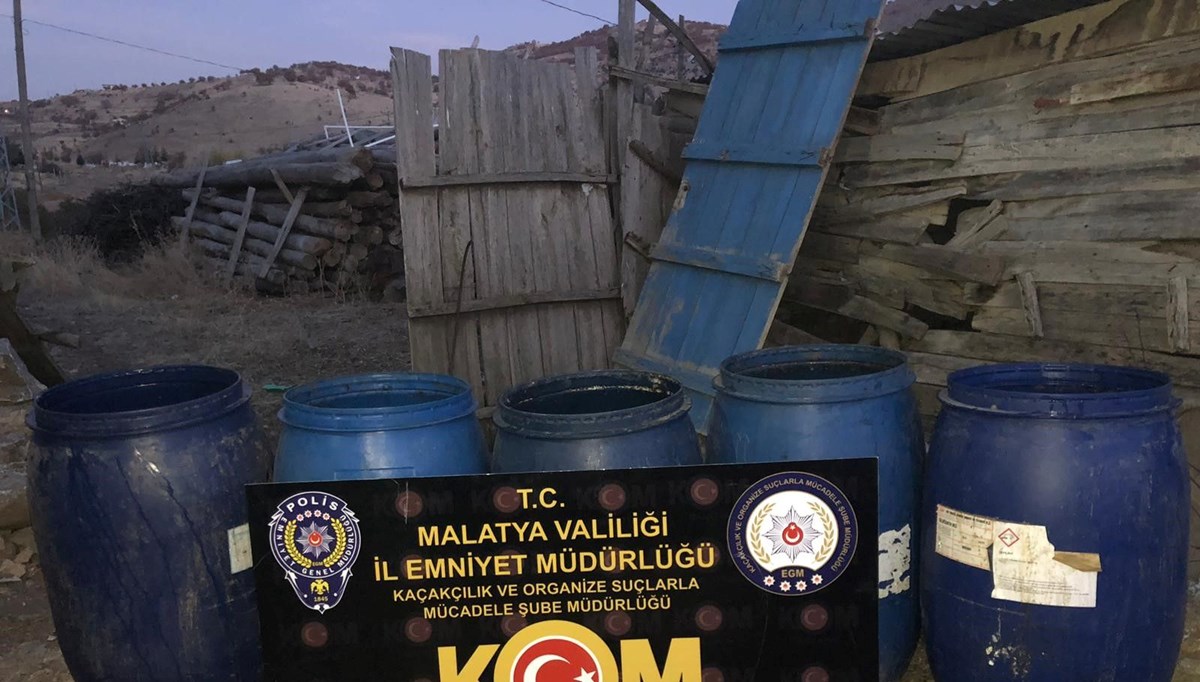 Malatya'da 4 bin 696 litre sahte alkol ele geçirildi