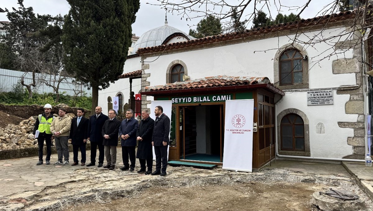 Sinop'taki 675 yıllık tarihi türbe restore ediliyor Sinop'taki 675 yıllık tarihi türbe restore ediliyor