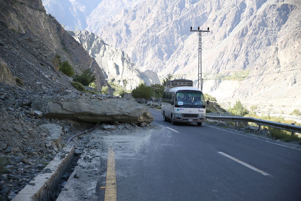 Dünyanın en tehlikeli yollarından Karakurum Geçidi: 1000'i aşkın kişiyi öldürdü - 13