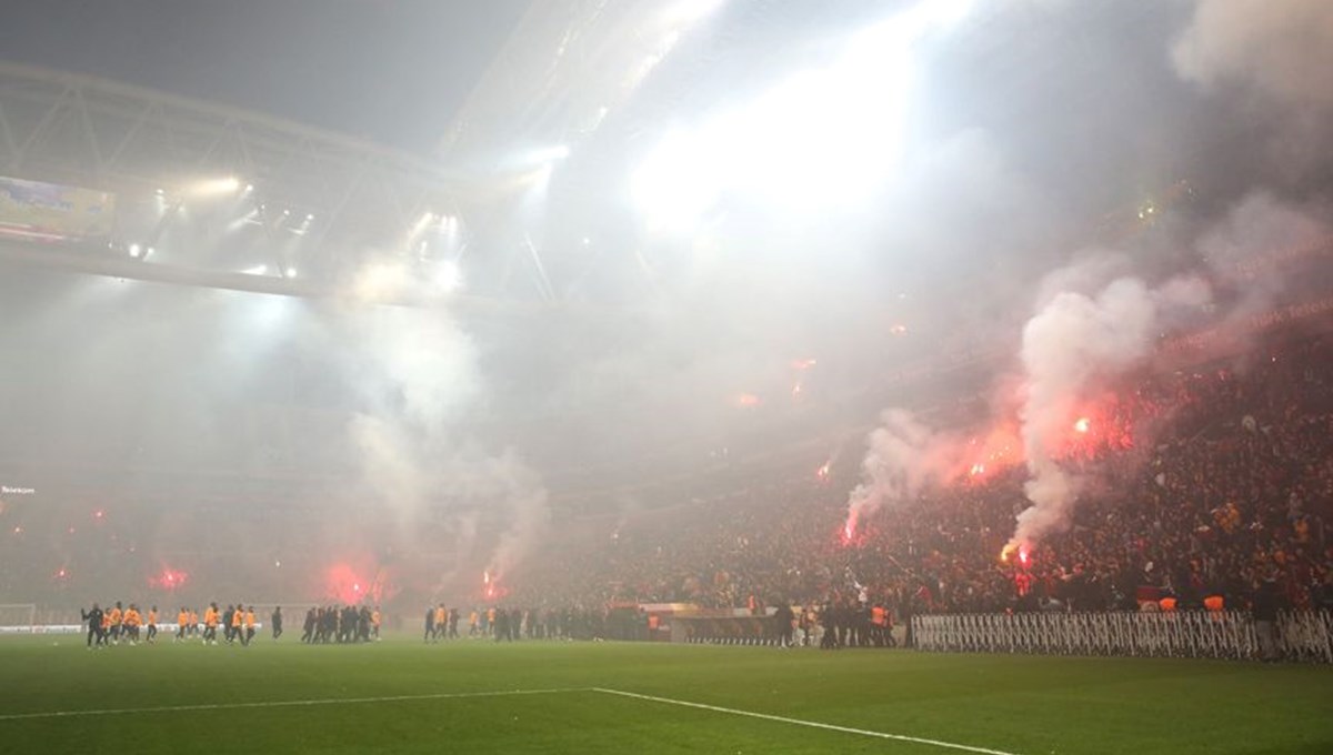 Galatasaray'ın yeni transferleri taraftarların önünde sözleşme imzalayacak