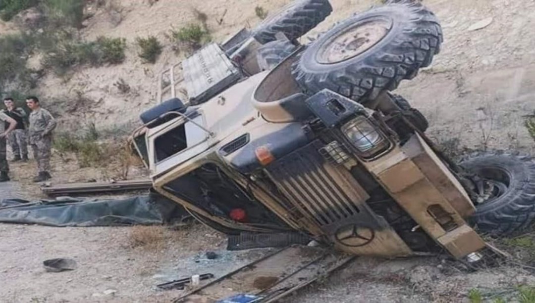 Şırnak'ta askeri araç devrildi: 2 şehit, 2 yaralı