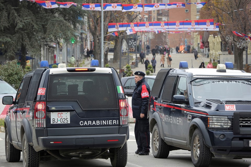 Kosova'nın kuzeyinde polise ateş açıldı - 2