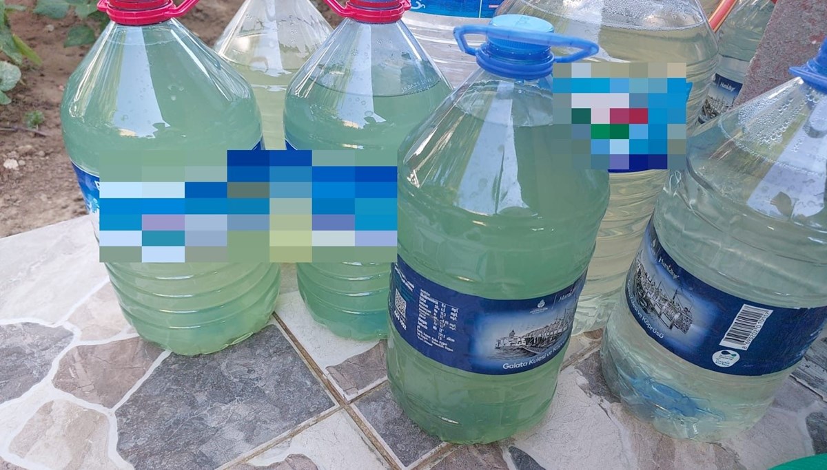 Musluklardan yeşil su aktı: Mahalleli tedirgin