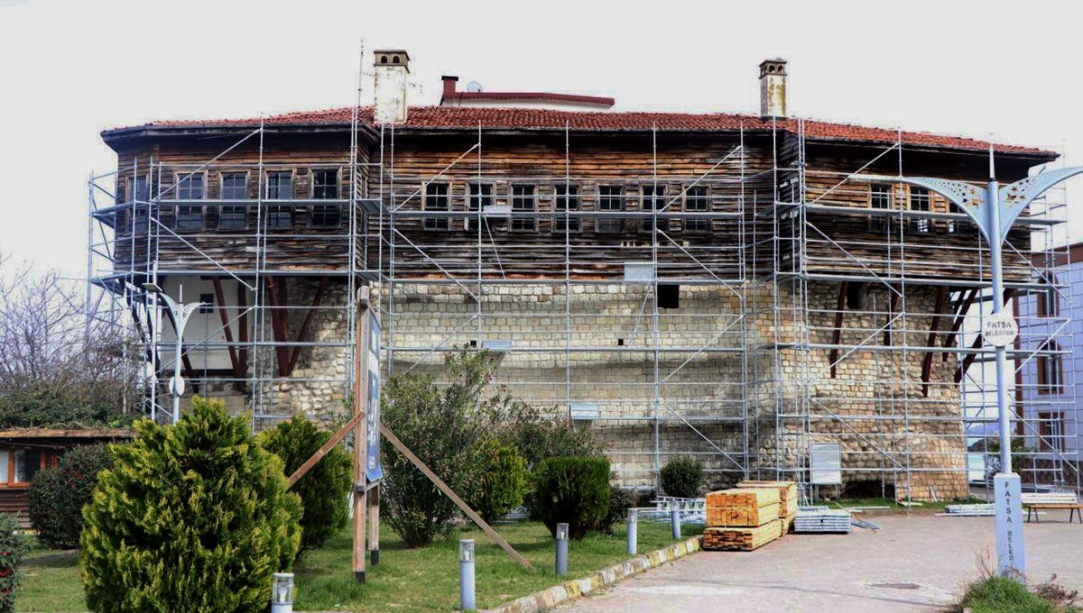 Hazinedaroğlu Konağı restore ediliyor Hazinedaroğlu Konağı restore ediliyor