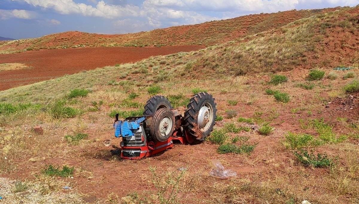 Kırıkkale'de traktör devrildi