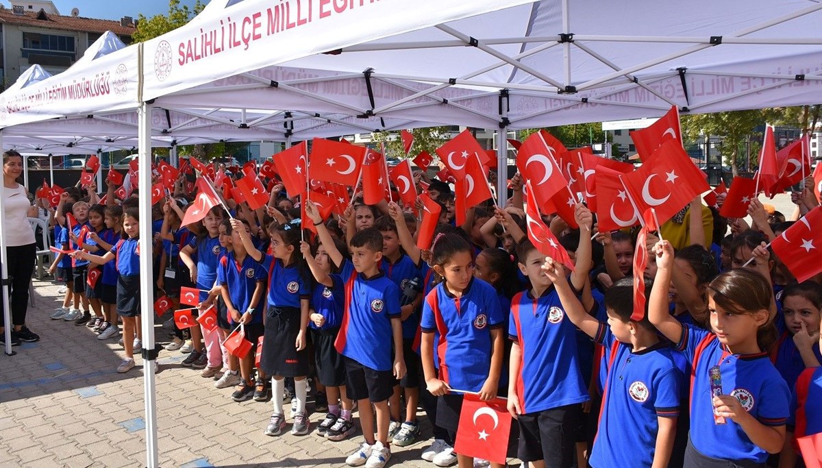 Salihli’de İlköğretim Haftası