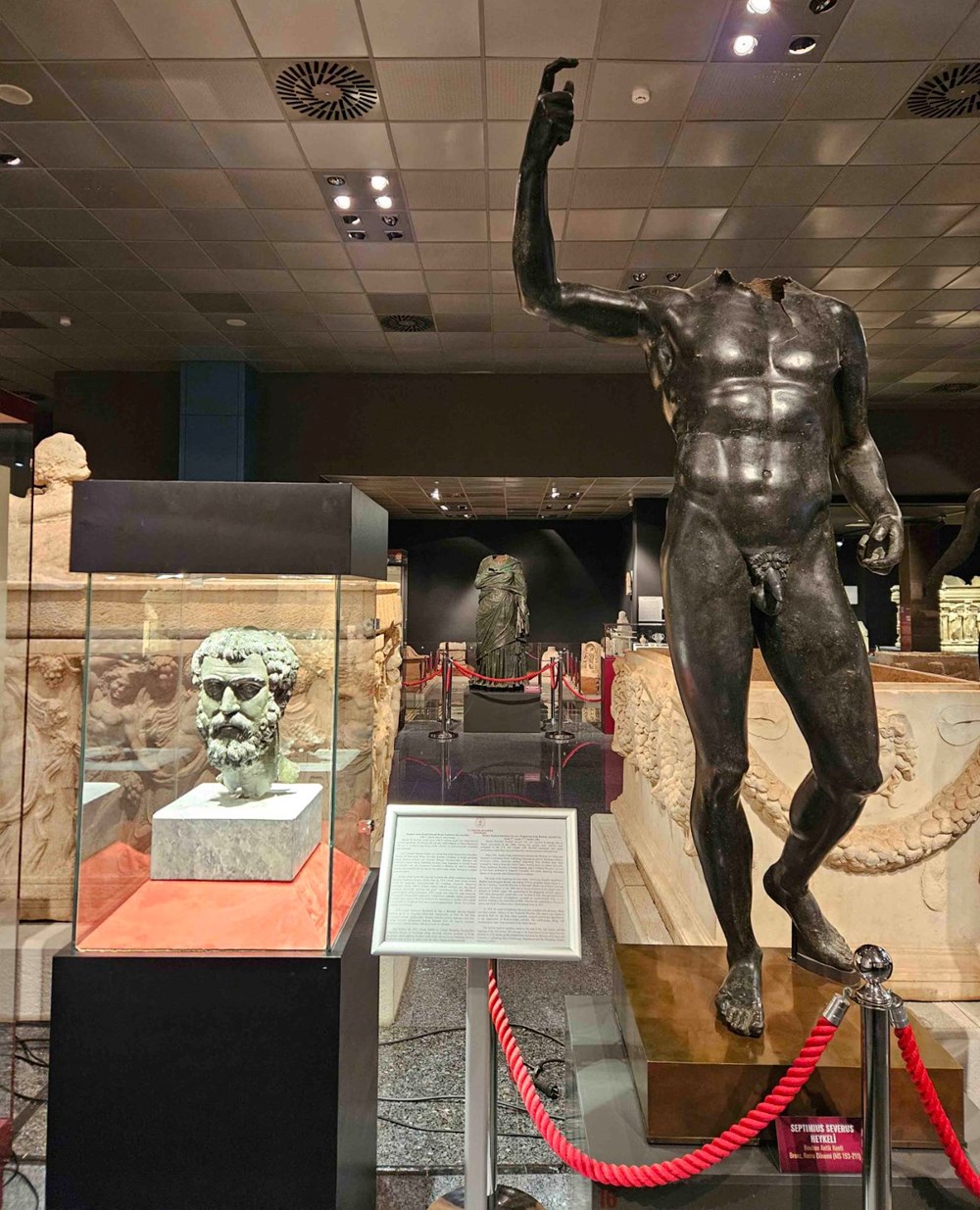 Türkiye'den kaçırılan Septimius Severus'un heykel başı iade edildi - 1