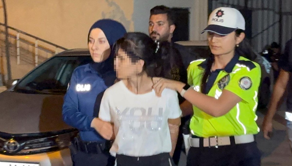 2 yaşındaki bebeği komaya sokan dayak: Anne ve iki çocuk tutuklandı 2 yaşındaki bebeği komaya sokan dayak: Anne ve iki çocuk tutuklandı