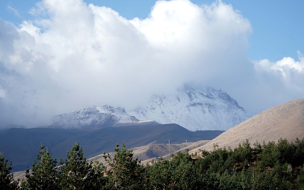 Erciyes'e mevsimin ilk karı yağdı - 2