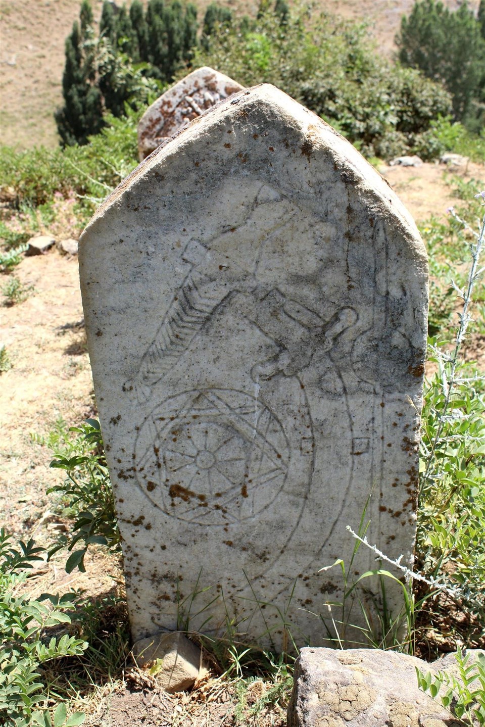 Osmanlı Dönemi'ne ait yeni mezar taşları bulundu - 1